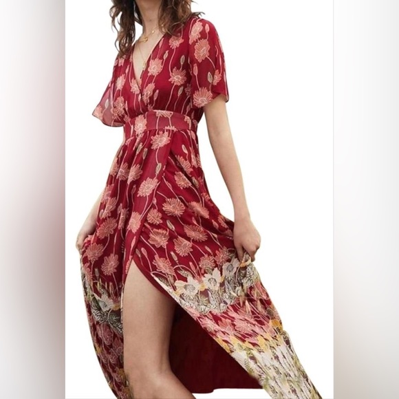 Tulip-Sleeve Maxi Dress in
Sunflowers - Picture 4 of 5